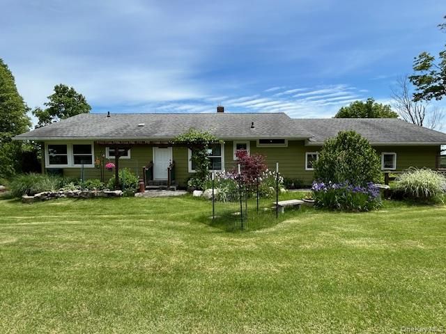  3 BR,  3.00 BTH &nbsp;Ranch style home in Bloomingburg