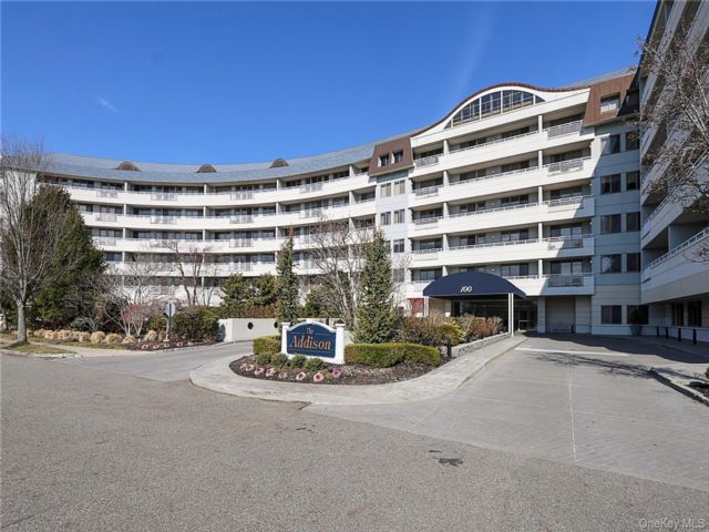  2 BR,  3.00 BTH &nbsp;Other style home in Port Washington