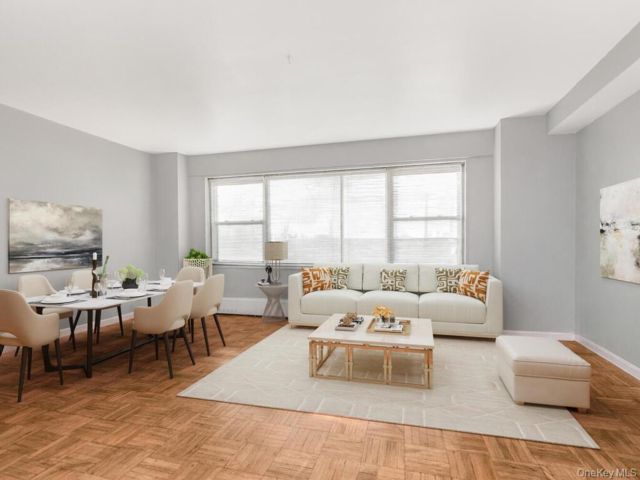  1 BR,  1.00 BTH &nbsp;Other style home in Jerome Avenue