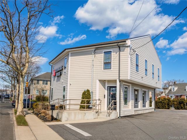 Studio,  0.00 BTH &nbsp;House style home in Franklin Square