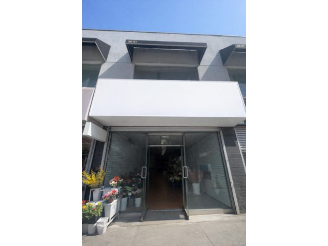 Studio,  0.00 BTH &nbsp;House style home in Flushing