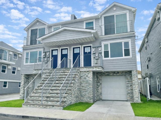  6 BR,  2.00 BTH &nbsp;House style home in Arverne