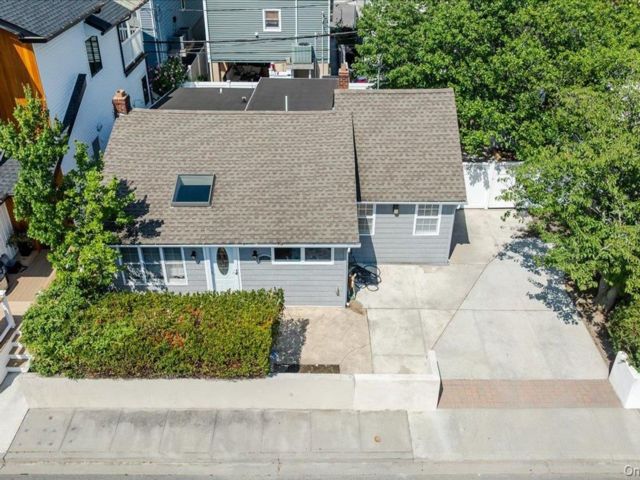  3 BR,  1.00 BTH &nbsp;Ranch style home in Long Beach