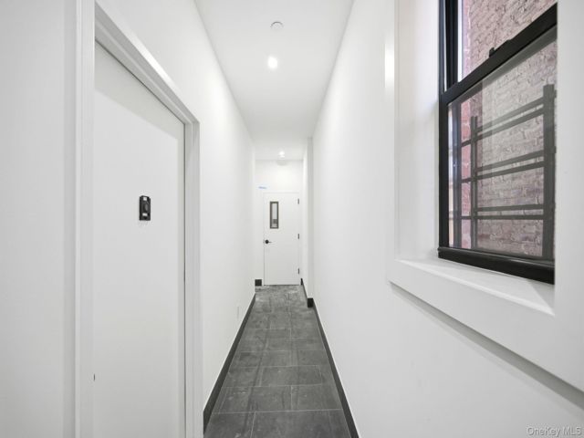 [PHOTO]