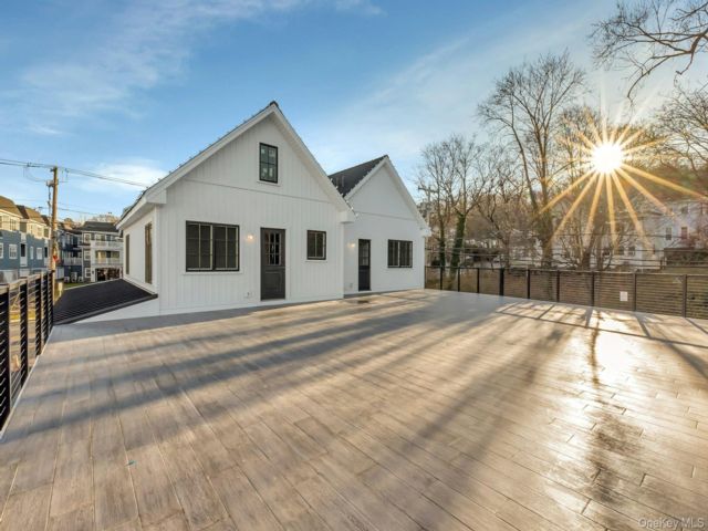 [Port Jefferson Real Estate, listing number 7264245]