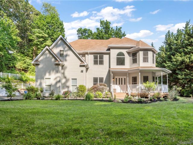 [East Setauket Real Estate, listing number 7264315]