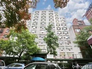  1 BR,  1.00 BTH &nbsp;Garden style home in New York (manhattan)