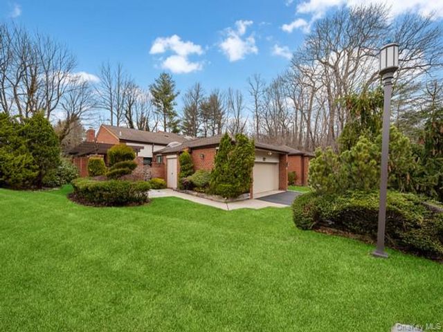  4 BR,  4.00 BTH &nbsp;Other style home in Manhasset