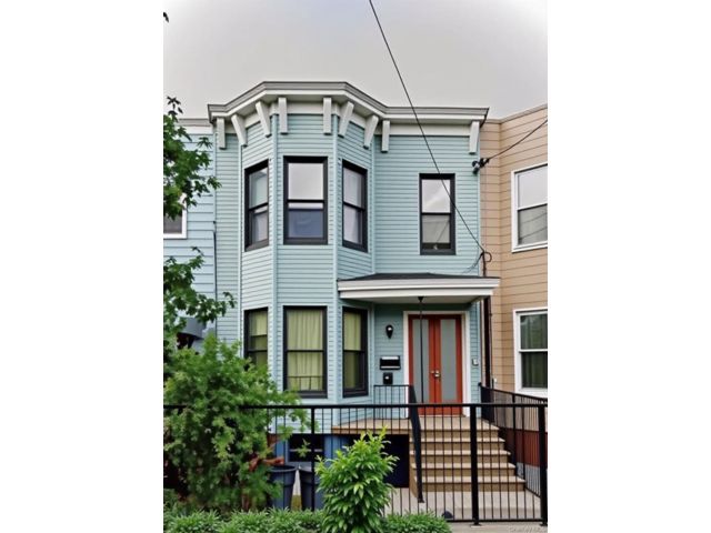  3 BR,  2.00 BTH &nbsp;Other style home in Cypress Hills