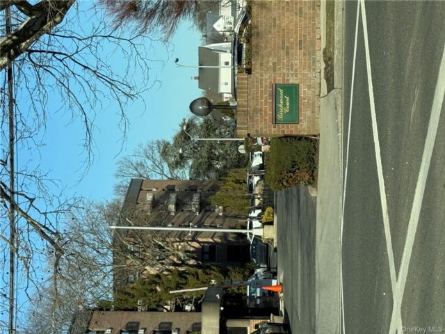  1 BR,  1.00 BTH &nbsp;Garden style home in Mineola