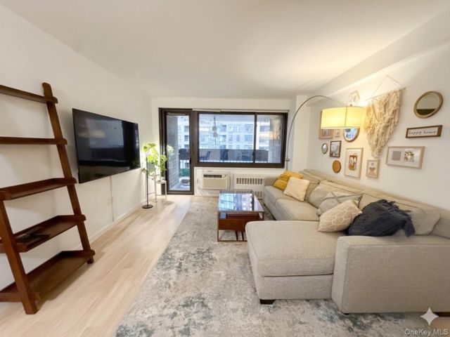  1 BR,  1.00 BTH &nbsp;Other style home in New York (manhattan)