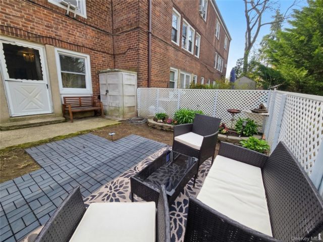  1 BR,  1.00 BTH &nbsp;Garden style home in Briarwood