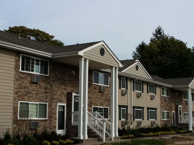  2 BR,  1.00 BTH &nbsp;Other style home in Bay Shore
