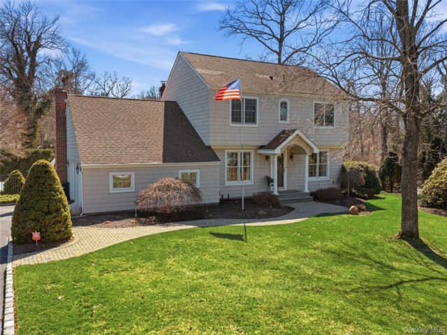  4 BR,  3.00 BTH &nbsp;Colonial style home in Middle Island
