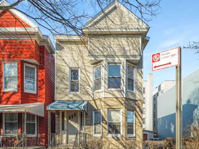 [Wakefield Real Estate, listing number 7264659]