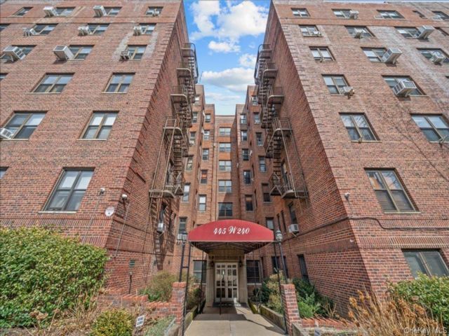 [Kingsbridge Real Estate, listing number 7264687]