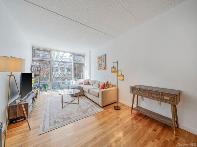  2 BR,  2.00 BTH &nbsp;Garden style home in Clinton Hill