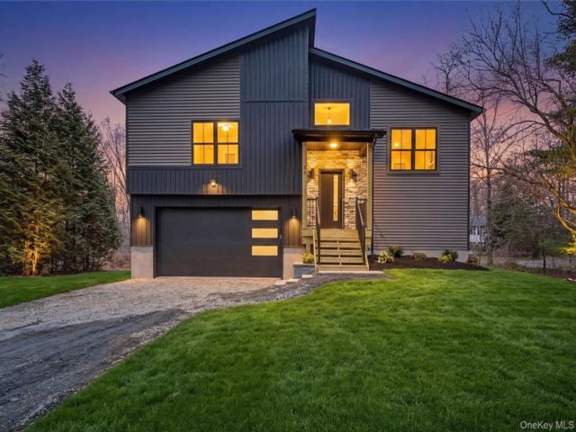  4 BR,  3.00 BTH &nbsp;Hi ranch style home in Bloomingburg