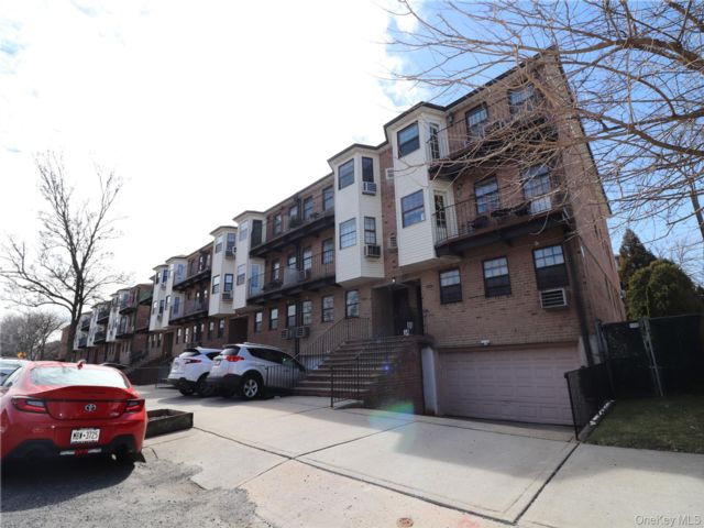 [Howard Beach Real Estate, listing number 7264786]