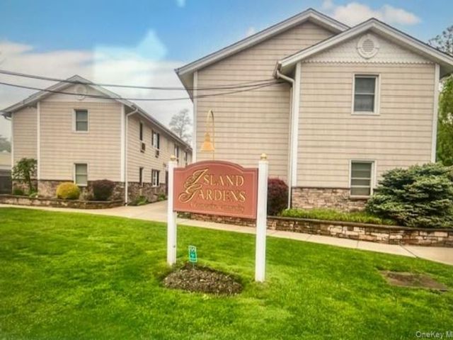  1 BR,  1.00 BTH &nbsp;Other style home in Farmingdale