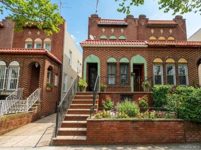  5 BR,  2.00 BTH &nbsp;Other style home in East Elmhurst