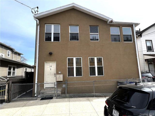  3 BR,  1.00 BTH &nbsp;Colonial style home in Mount Vernon
