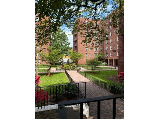  1 BR,  1.00 BTH &nbsp;Other style home in Forest Hills