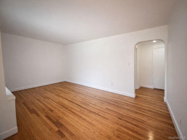  2 BR,  1.00 BTH &nbsp;Other style home in Glen Oaks