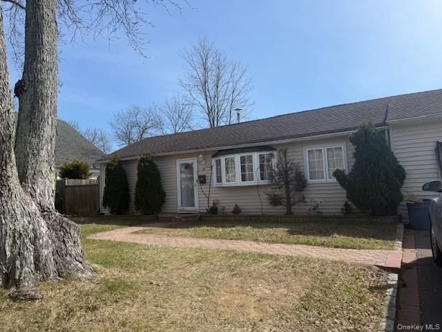  3 BR,  1.00 BTH &nbsp;Ranch style home in Central Islip