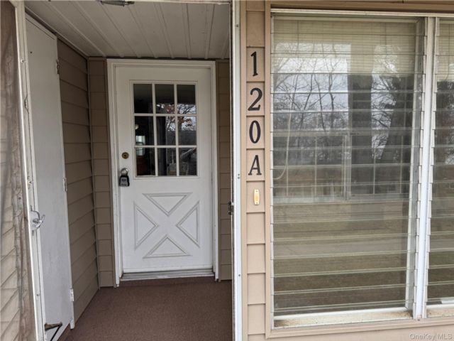  1 BR,  1.00 BTH &nbsp;Garden style home in Ridge