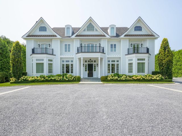  8 BR, 12.00 BTH &nbsp;Traditional style home in Southampton