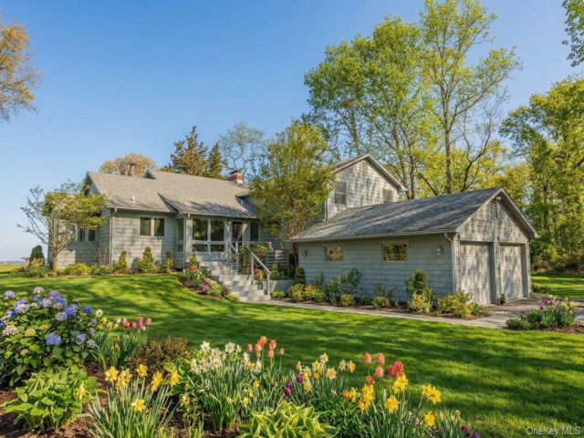 [PHOTO]