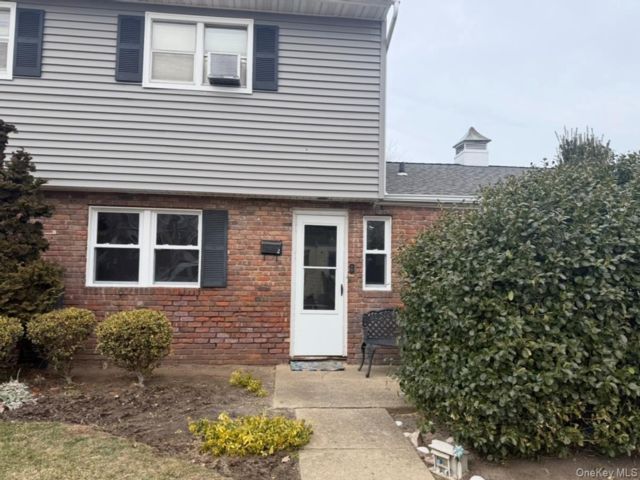  1 BR,  1.00 BTH &nbsp;Ranch style home in Long Beach