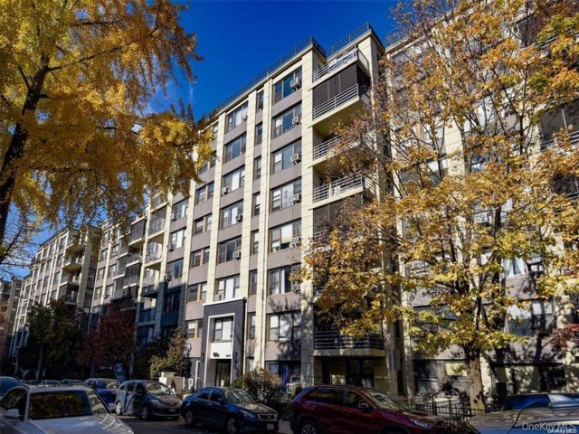  1 BR,  1.00 BTH &nbsp;Other style home in Rego Park