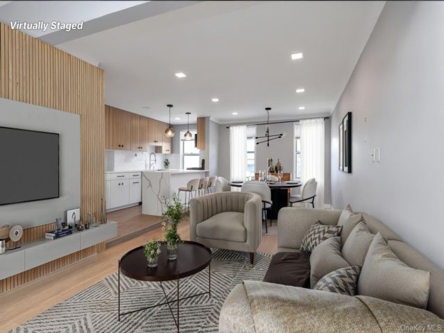  2 BR,  2.00 BTH &nbsp;Other style home in Forest Hills