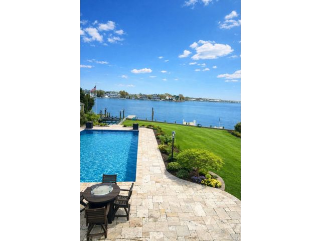  4 BR,  4.00 BTH &nbsp;Traditional style home in Great River