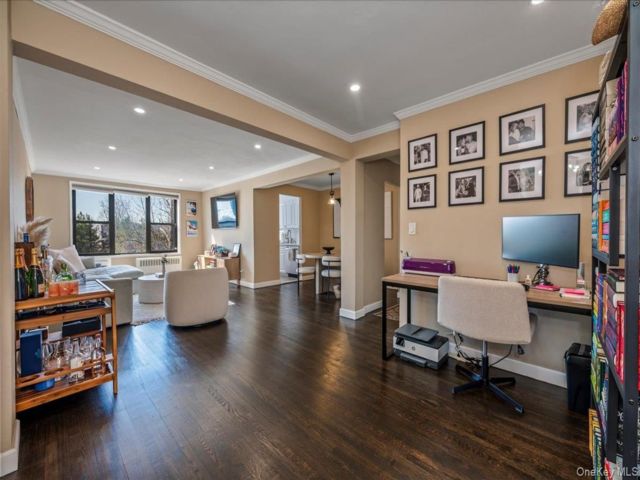  1 BR,  1.00 BTH &nbsp;Garden style home in Yonkers