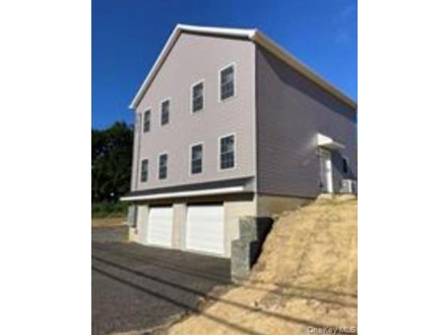  2 BR,  2.00 BTH &nbsp;Cape cod style home in Marlboro