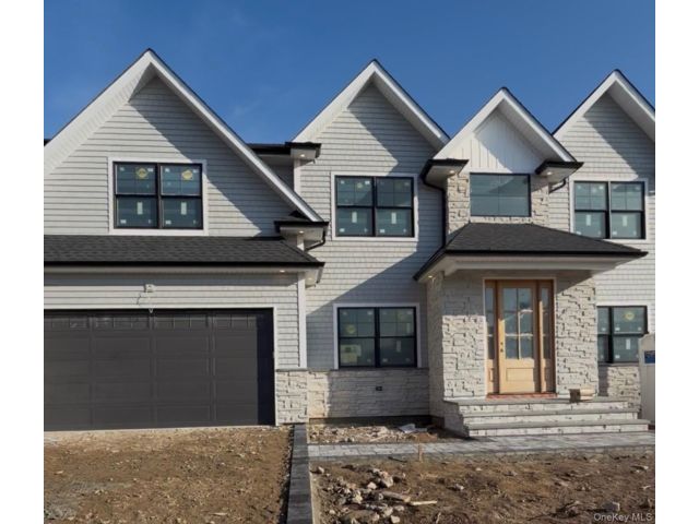  5 BR,  4.00 BTH &nbsp;Colonial style home in Plainview