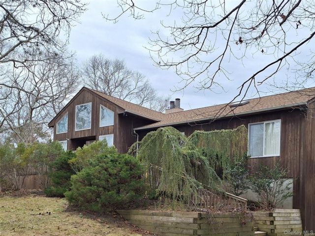  4 BR,  3.00 BTH &nbsp;Contemporary style home in Remsenburg