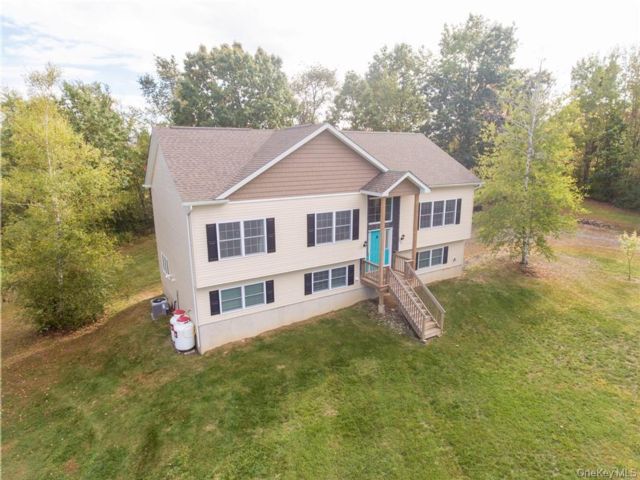  3 BR,  3.00 BTH &nbsp;Ranch style home in Marlboro