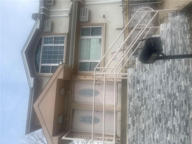 [Howard Beach Real Estate, listing number 7265569]
