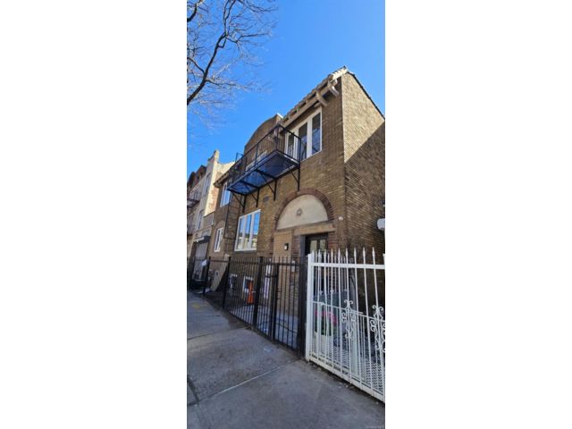 Studio,  0.00 BTH &nbsp;House style home in Jerome Avenue