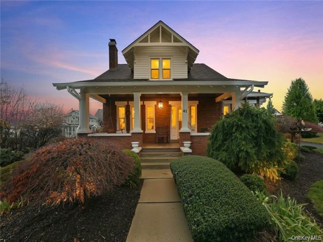  3 BR,  2.00 BTH &nbsp;Cape cod style home in Haverstraw