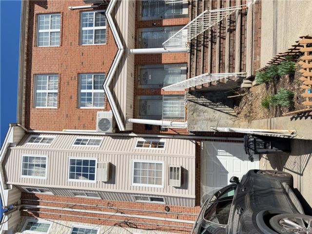  3 BR,  1.00 BTH &nbsp;A-frame style home in Flushing