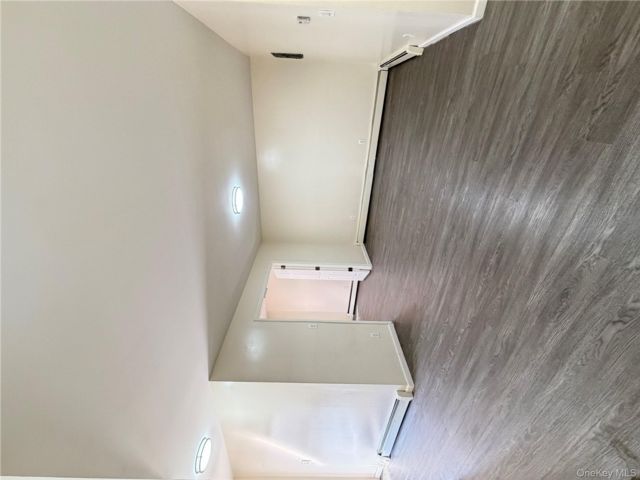 [PHOTO]
