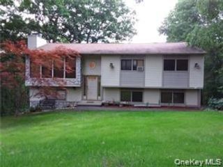  5 BR,  3.00 BTH &nbsp;Ranch style home in Highland Mills