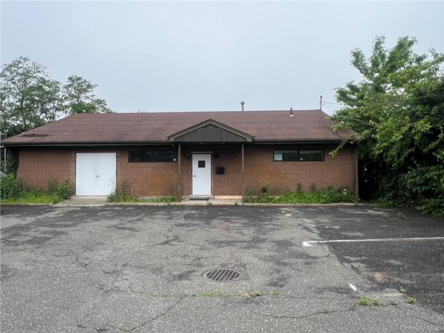 Studio,  0.00 BTH &nbsp;House style home in Massapequa