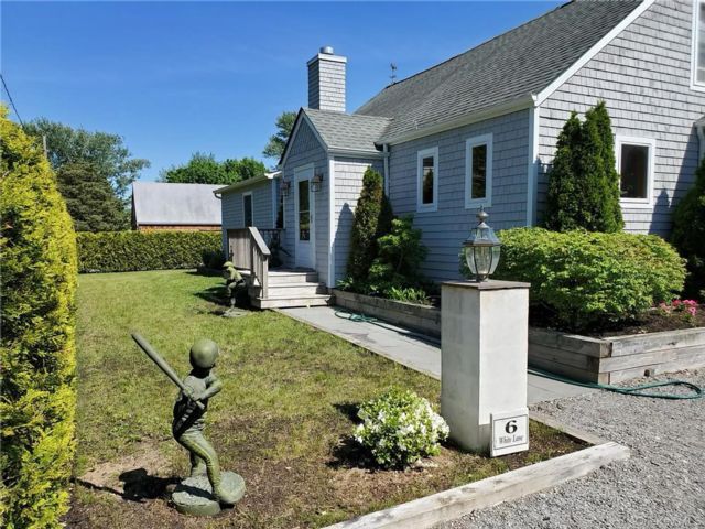  4 BR,  5.00 BTH &nbsp;Traditional style home in Hampton Bays