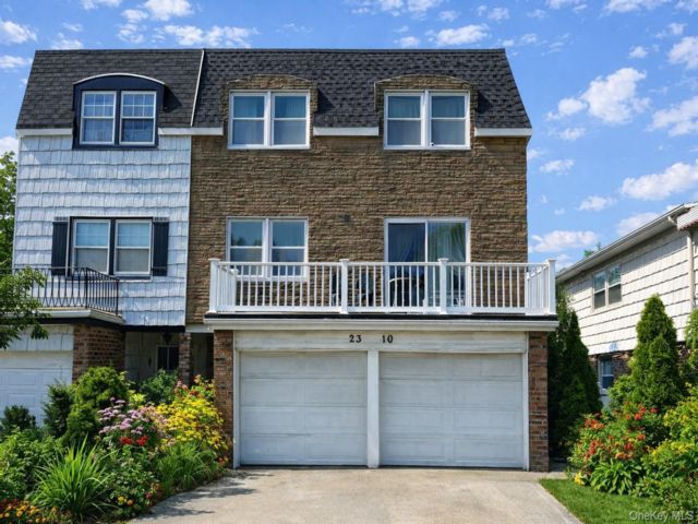  8 BR,  5.00 BTH &nbsp;Other style home in Bayside